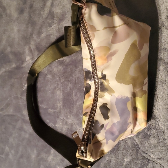 Purse - Picture 2 of 3